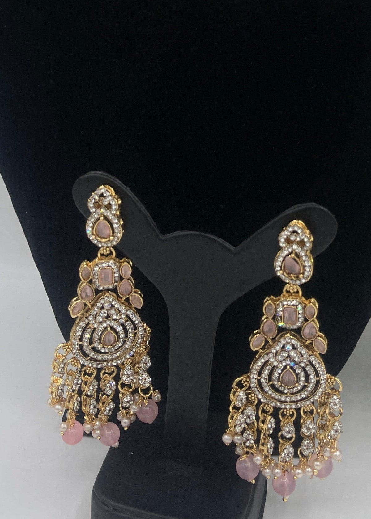 Shop the Emerald Opulence Bridal Jewellery Set from Zarosh Jewel