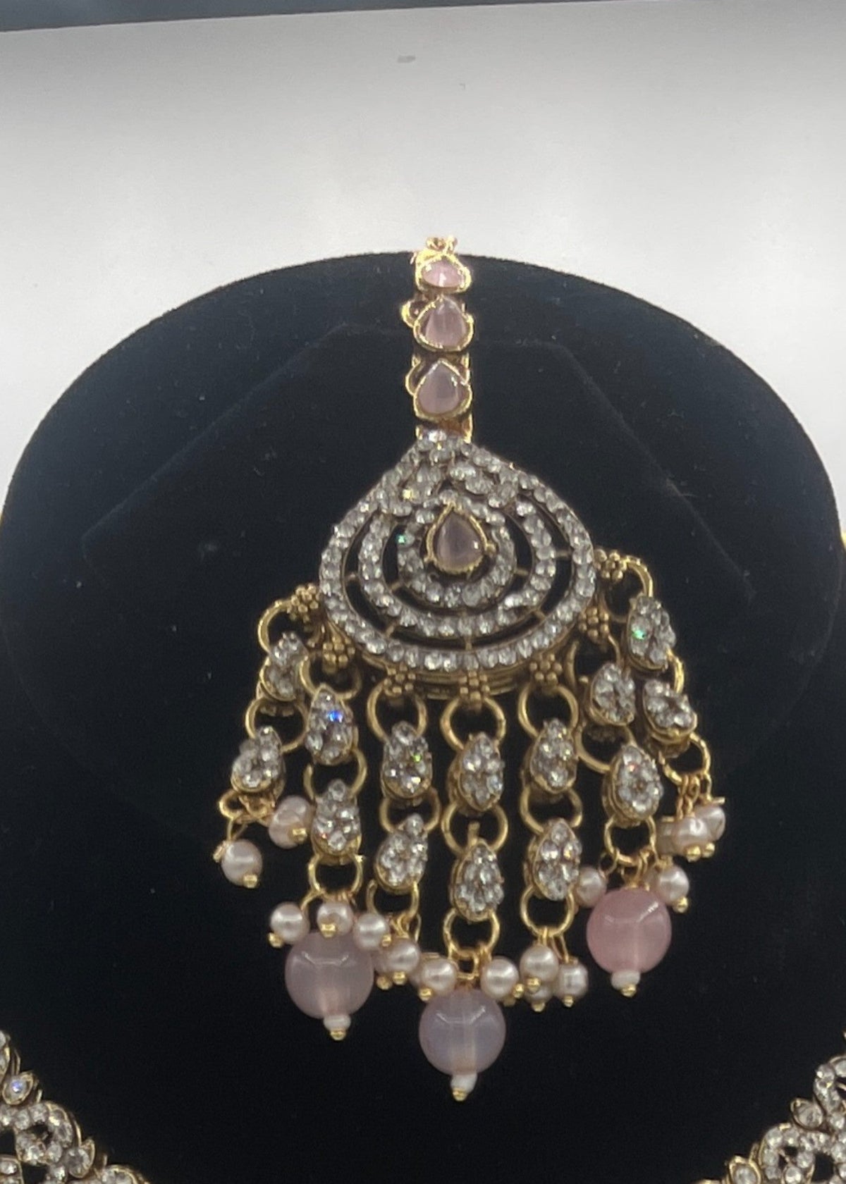 Shop the Emerald Opulence Bridal Jewellery Set from Zarosh Jewel