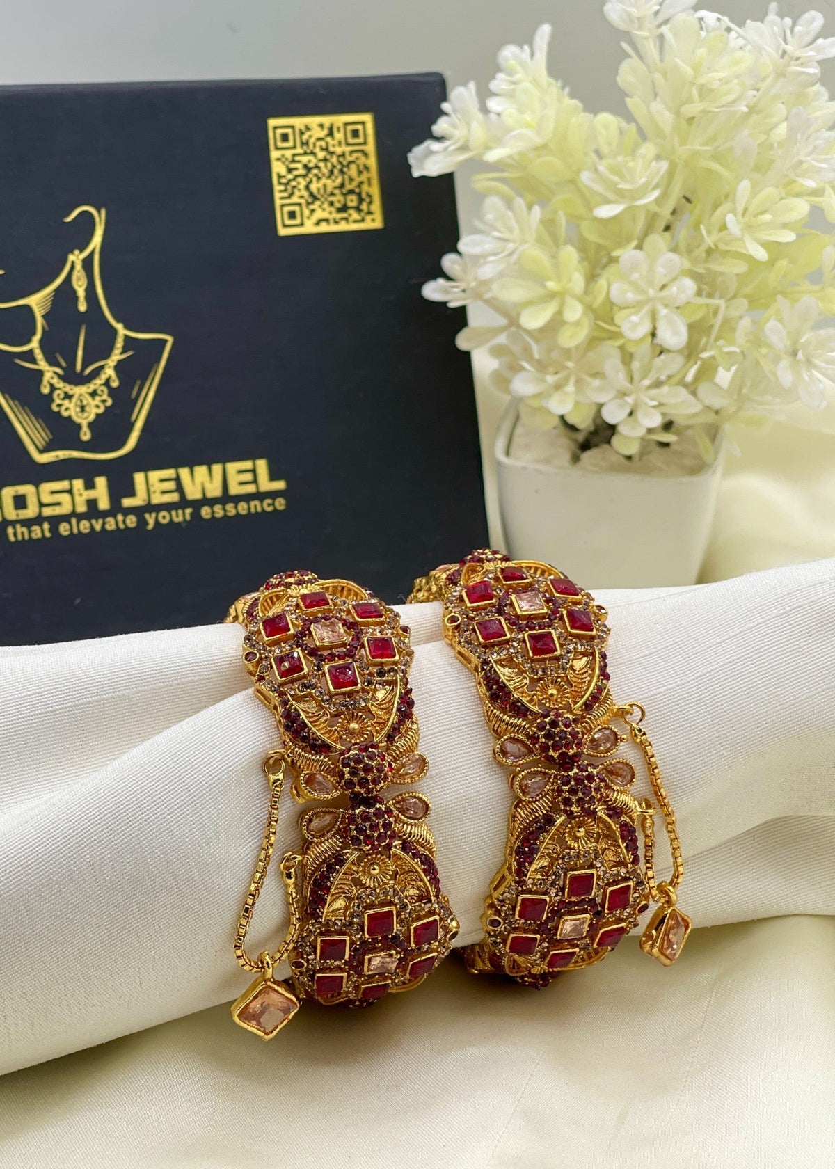 Shop the Erum Antique Stone Bangle from Zarosh Jewel