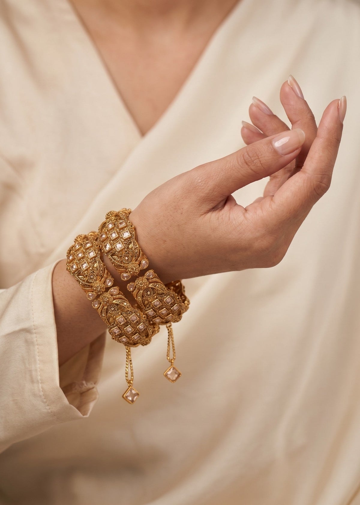 Shop the Erum Antique Stone Bangle from Zarosh Jewel
