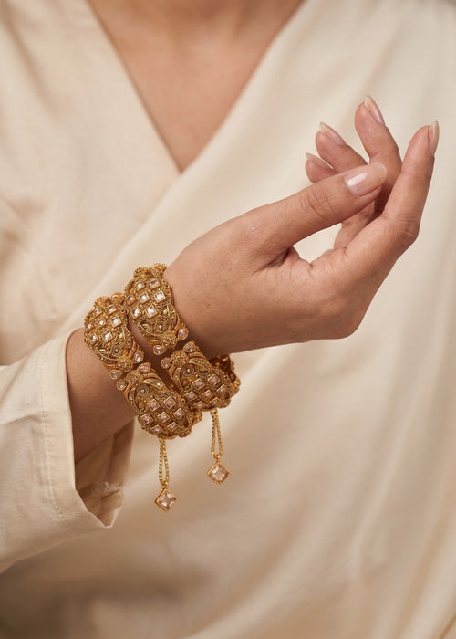 Shop the Erum Antique Stone Bangle from Zarosh Jewel