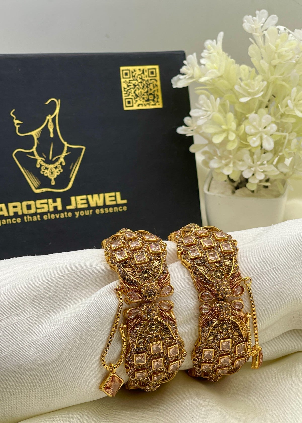 Shop the Erum Antique Stone Bangle from Zarosh Jewel