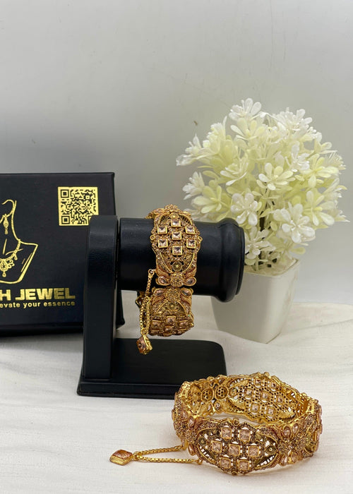 Shop the Erum Antique Stone Bangle from Zarosh Jewel