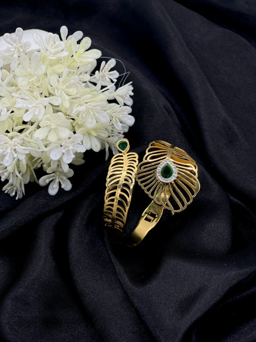 Shop the Fajr Openable Bracelet from Zarosh Jewel