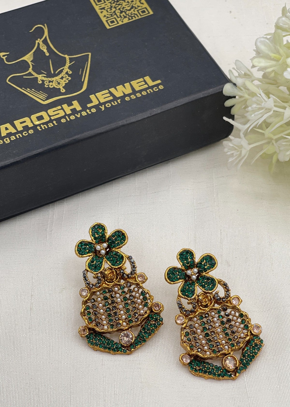 Shop the Falaknaaz Traditional Earring from Zarosh Jewel