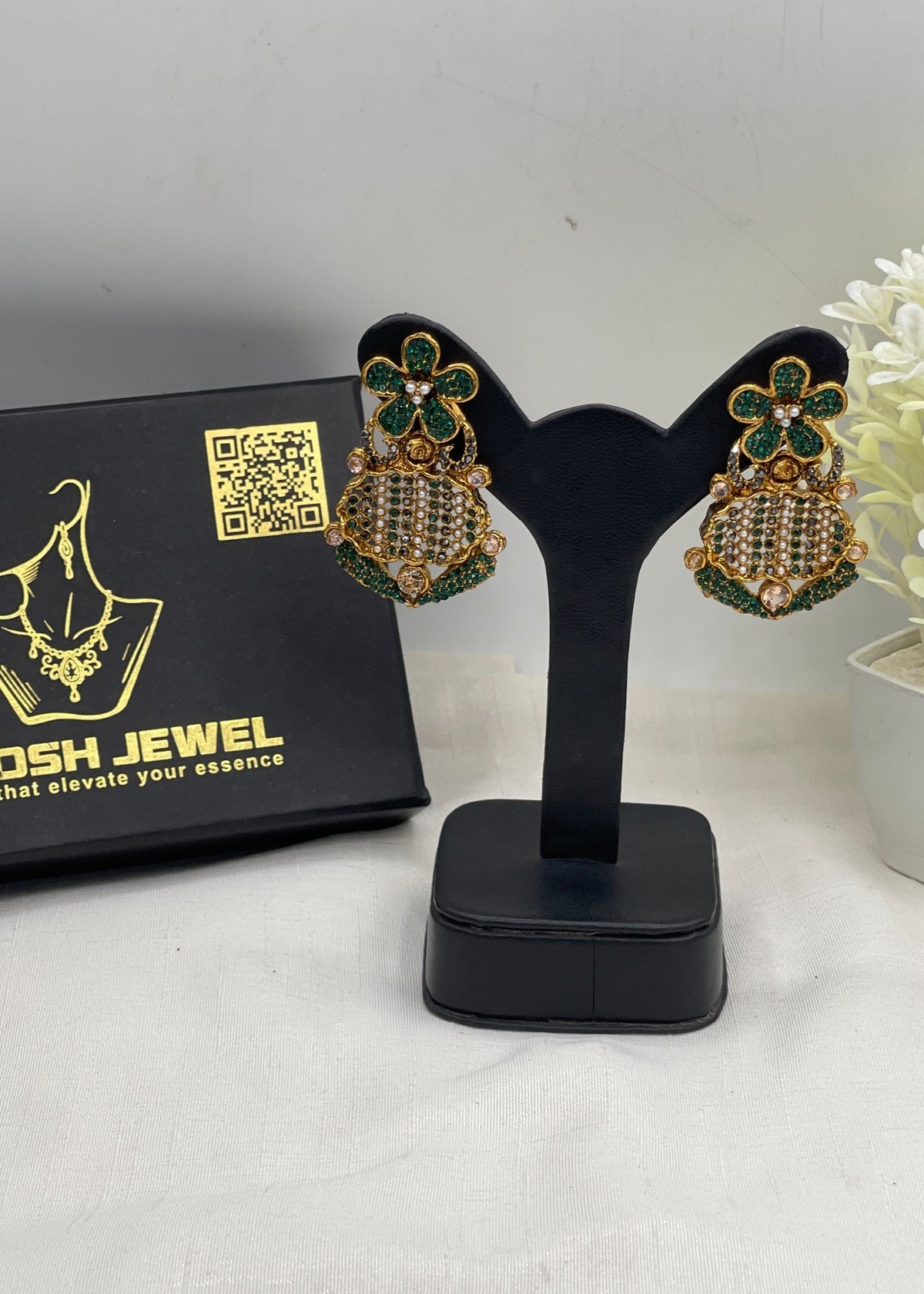 Shop the Falaknaaz Traditional Earring from Zarosh Jewel