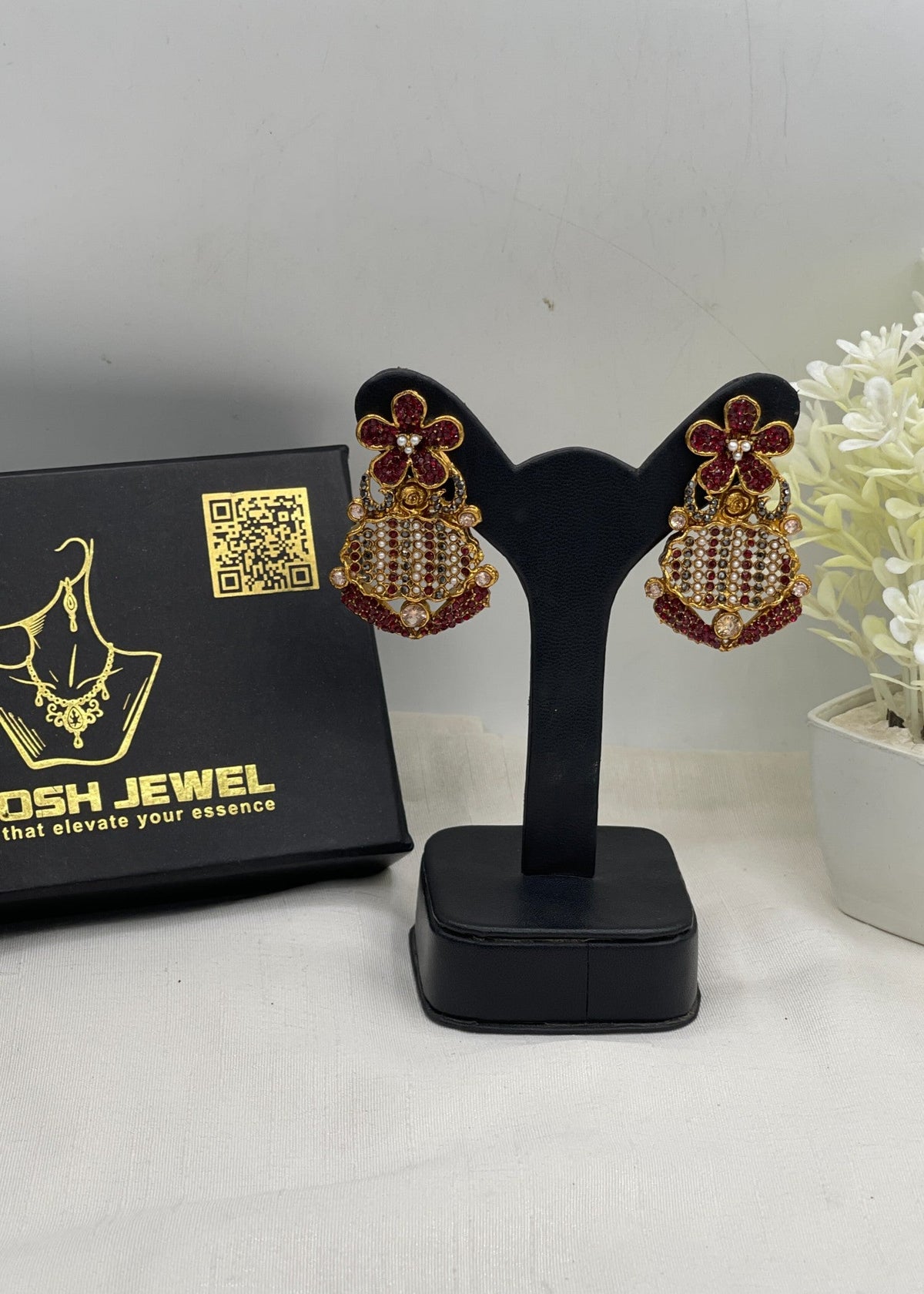 Shop the Falaknaaz Traditional Earring from Zarosh Jewel