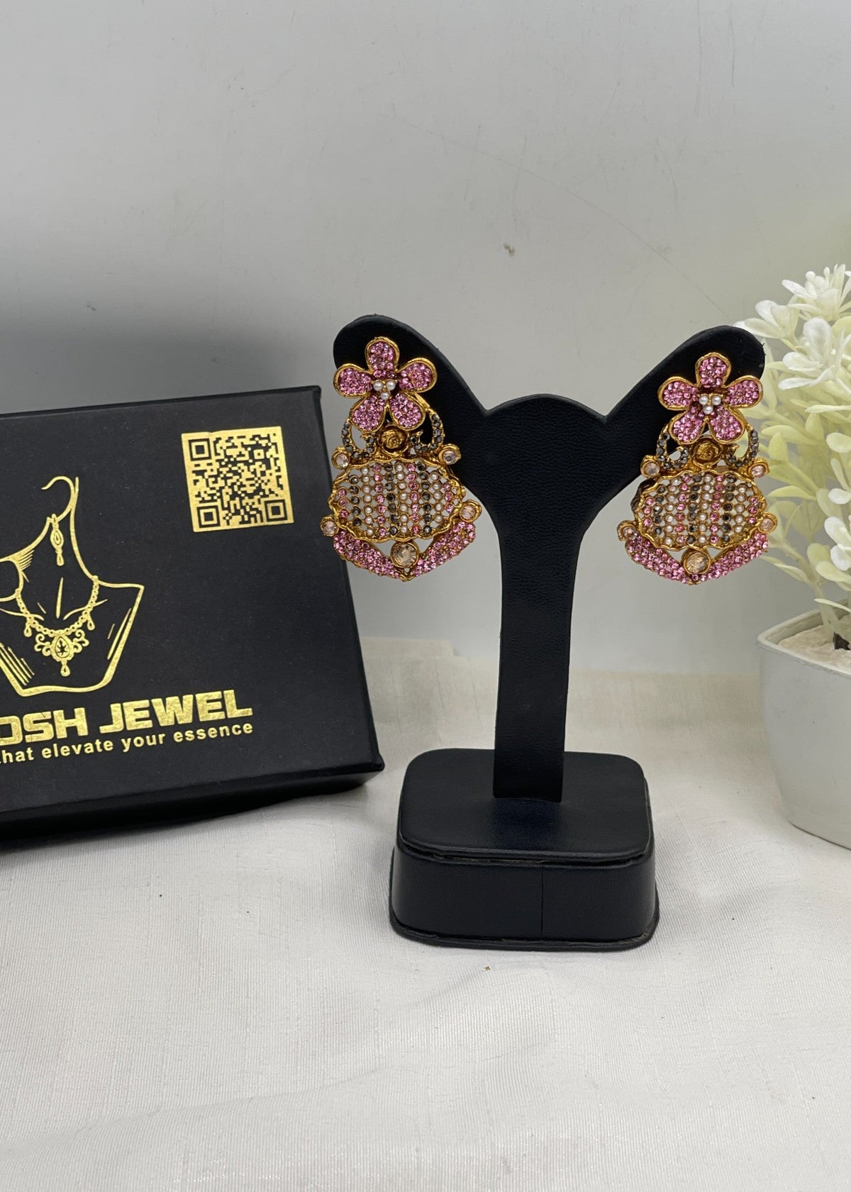 Shop the Falaknaaz Traditional Earring from Zarosh Jewel