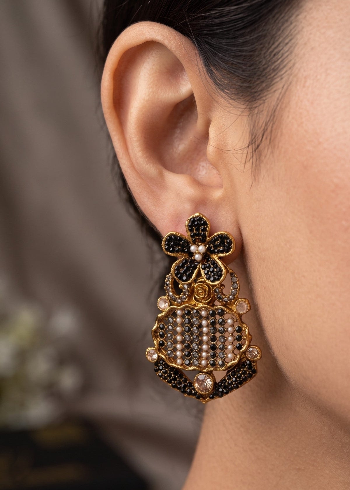 Shop the Falaknaaz Traditional Earring from Zarosh Jewel
