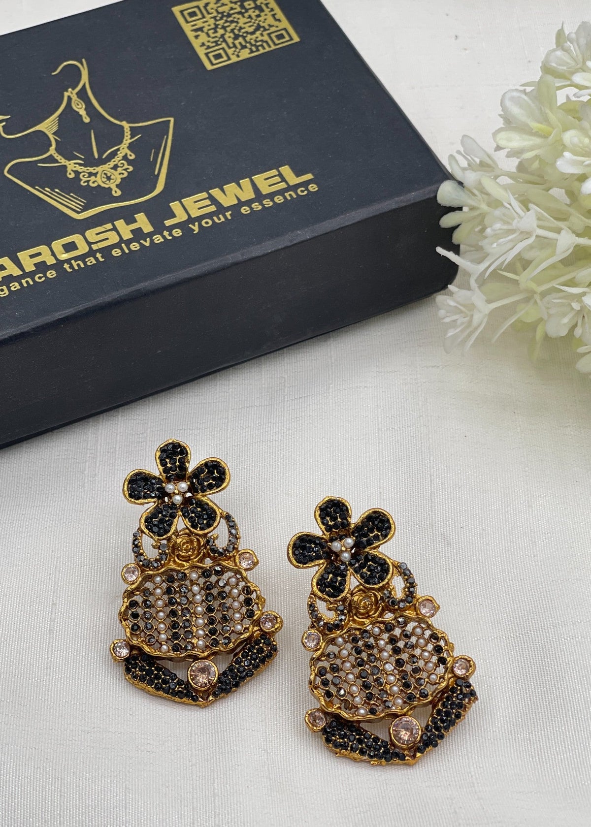 Shop the Falaknaaz Traditional Earring from Zarosh Jewel
