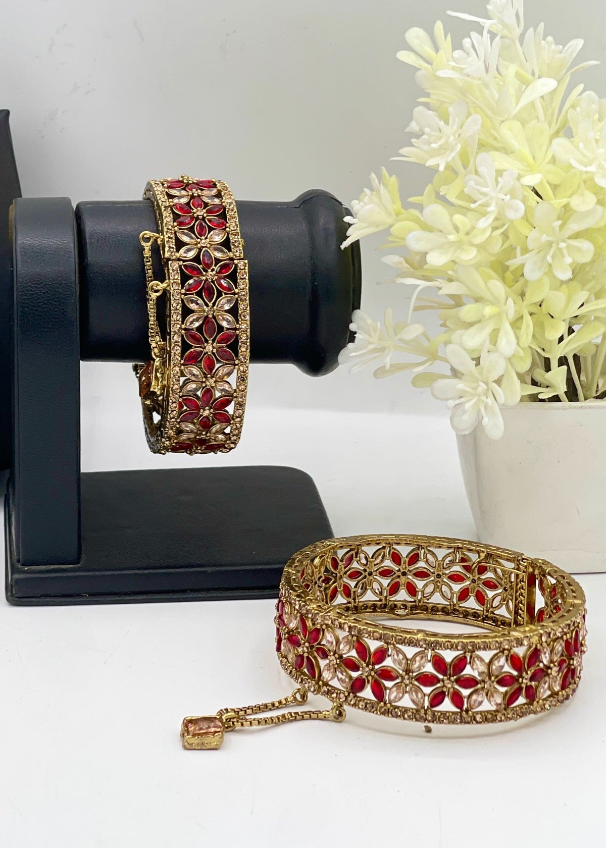 Shop the Farwa Openable Bangle Set from Zarosh Jewel