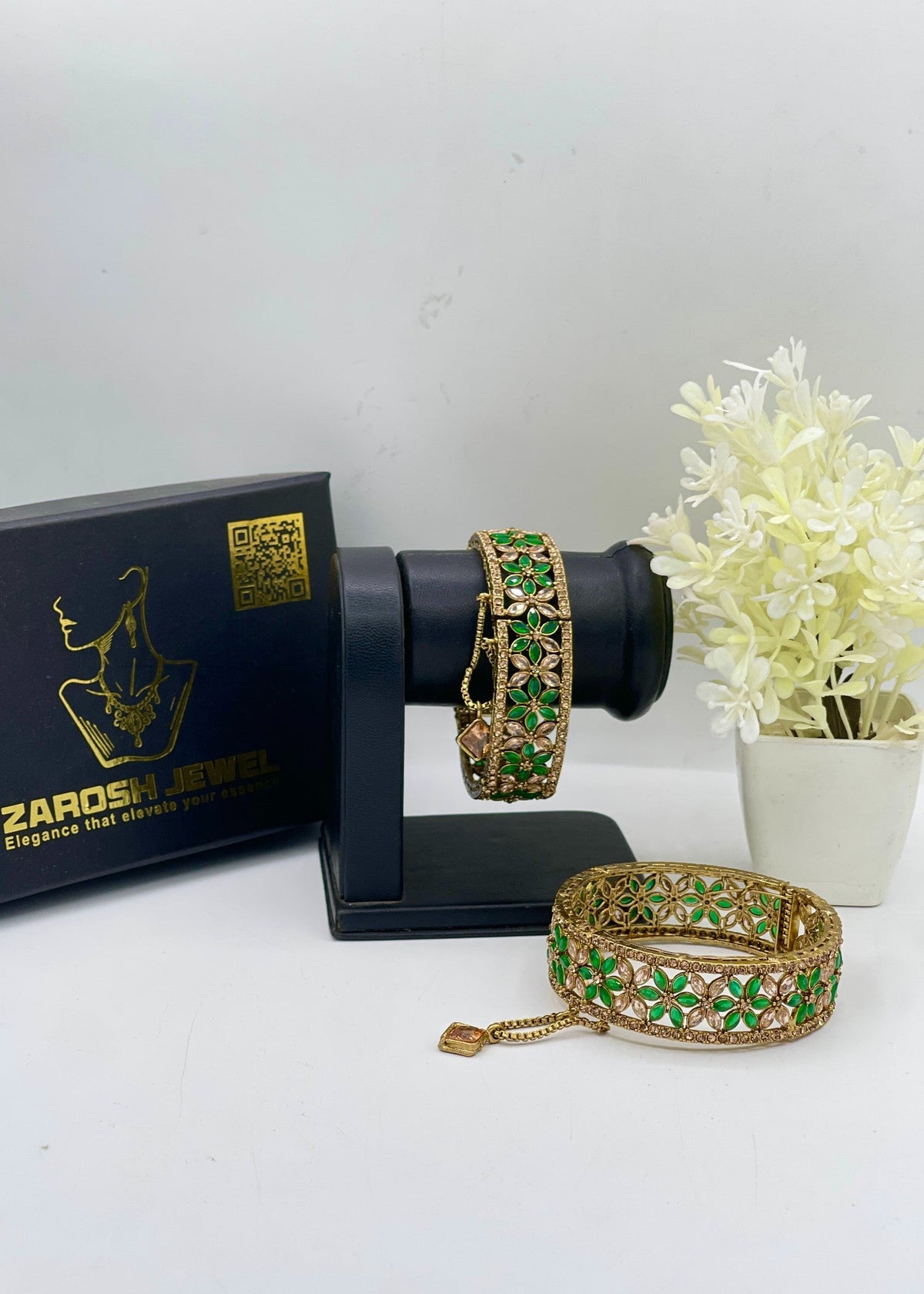 Shop the Farwa Openable Bangle Set from Zarosh Jewel