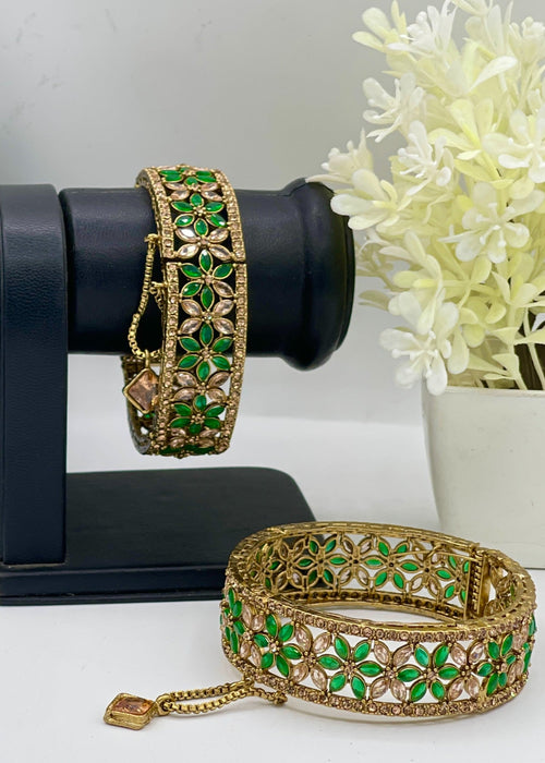Shop the Farwa Openable Bangle Set from Zarosh Jewel