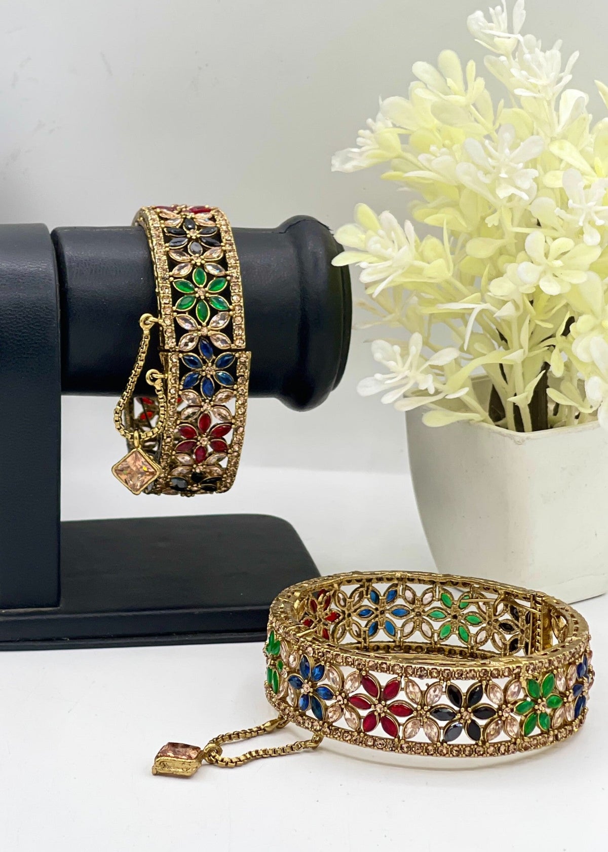 Shop the Farwa Openable Bangle Set from Zarosh Jewel