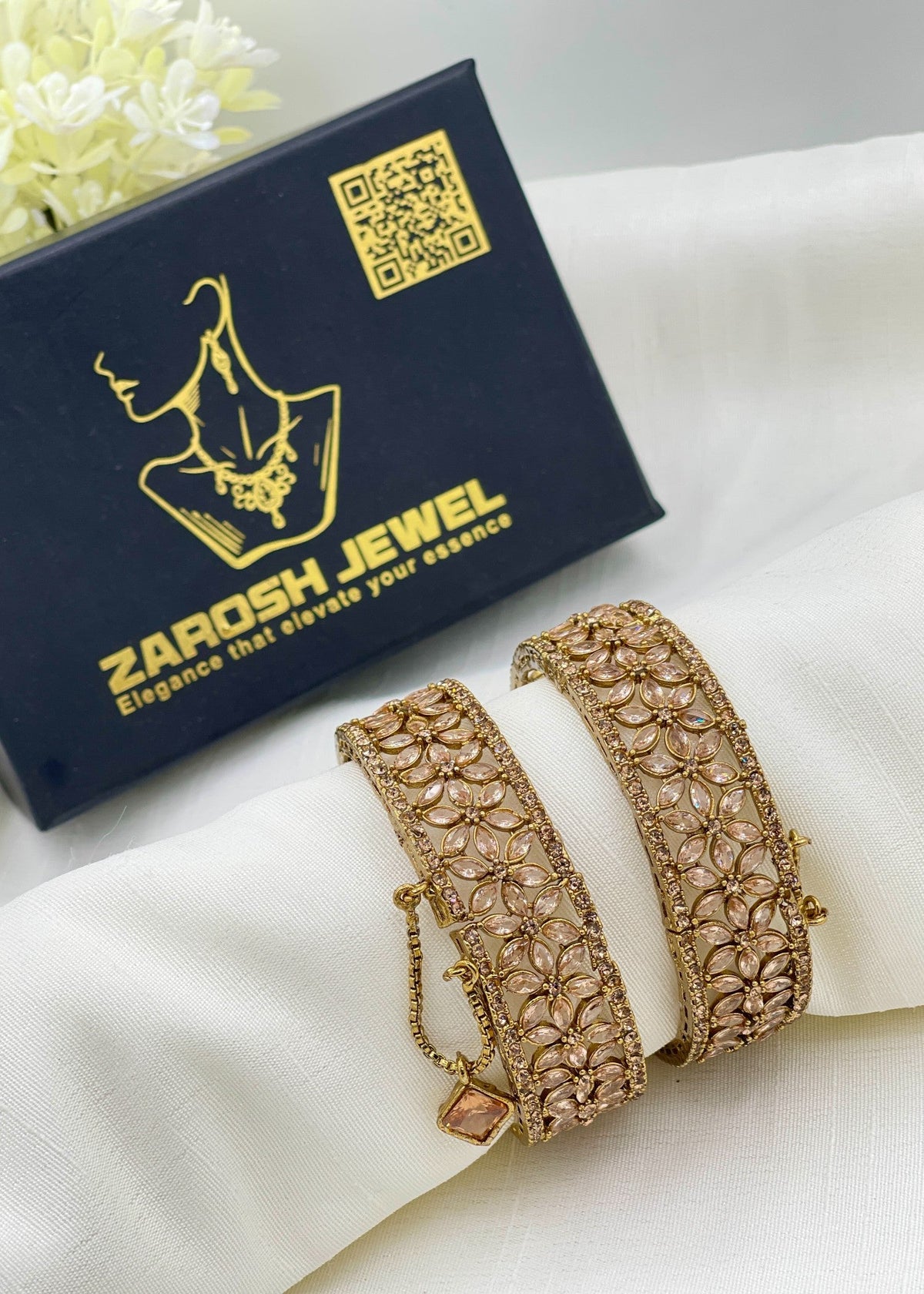 Shop the Farwa Openable Bangle Set from Zarosh Jewel
