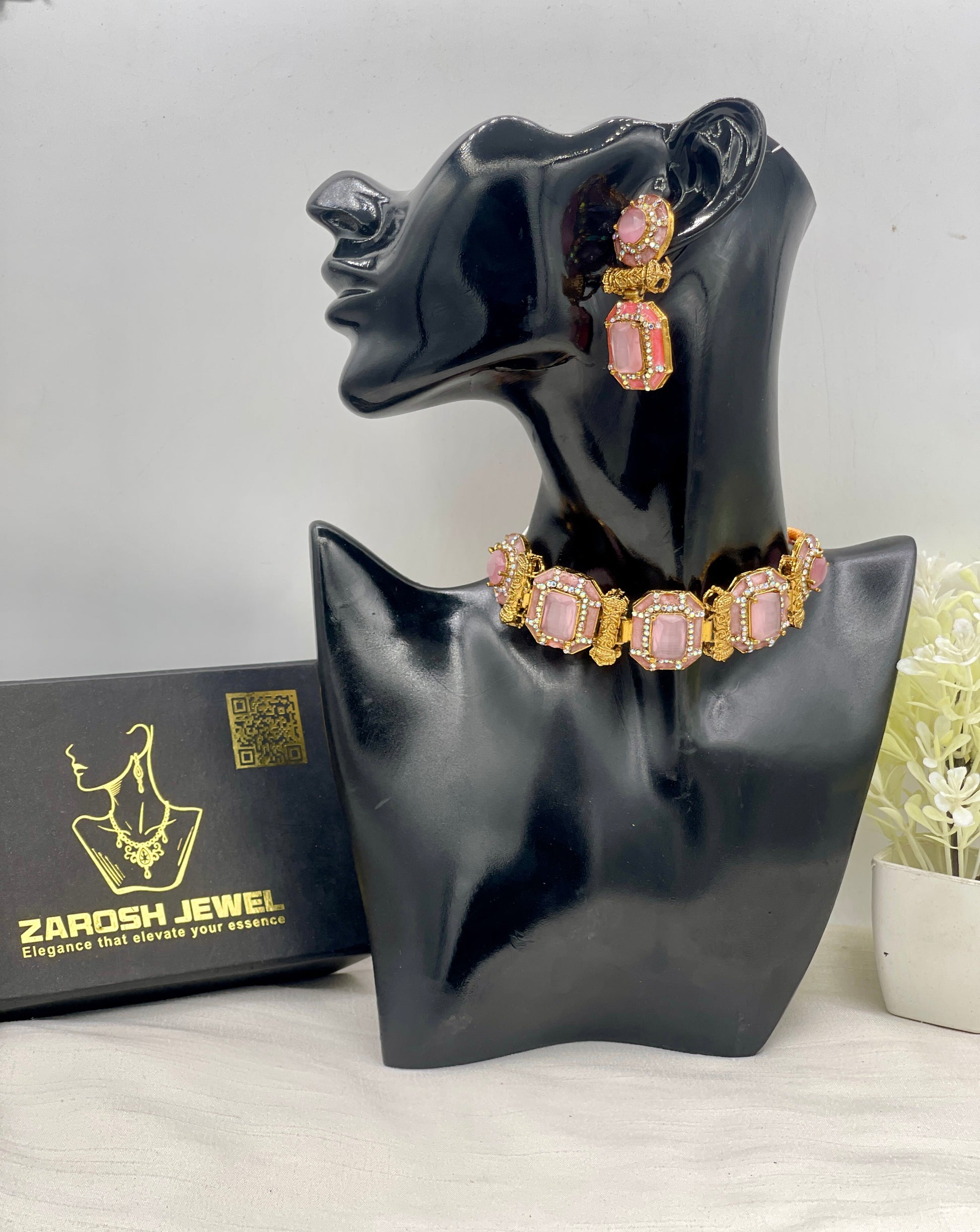 Hala Heritage Choker Set