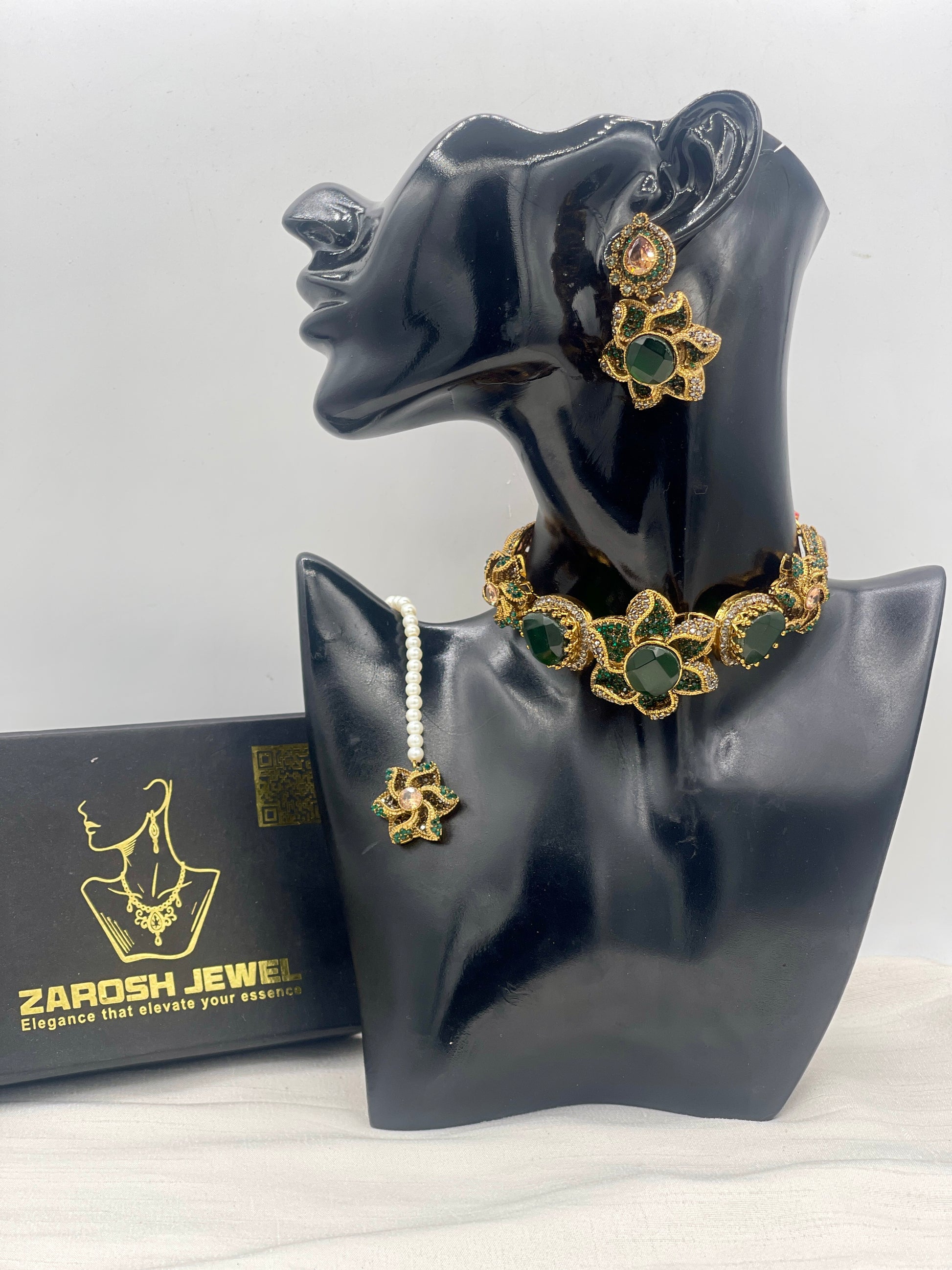 Hameeda Premuim Choker Set