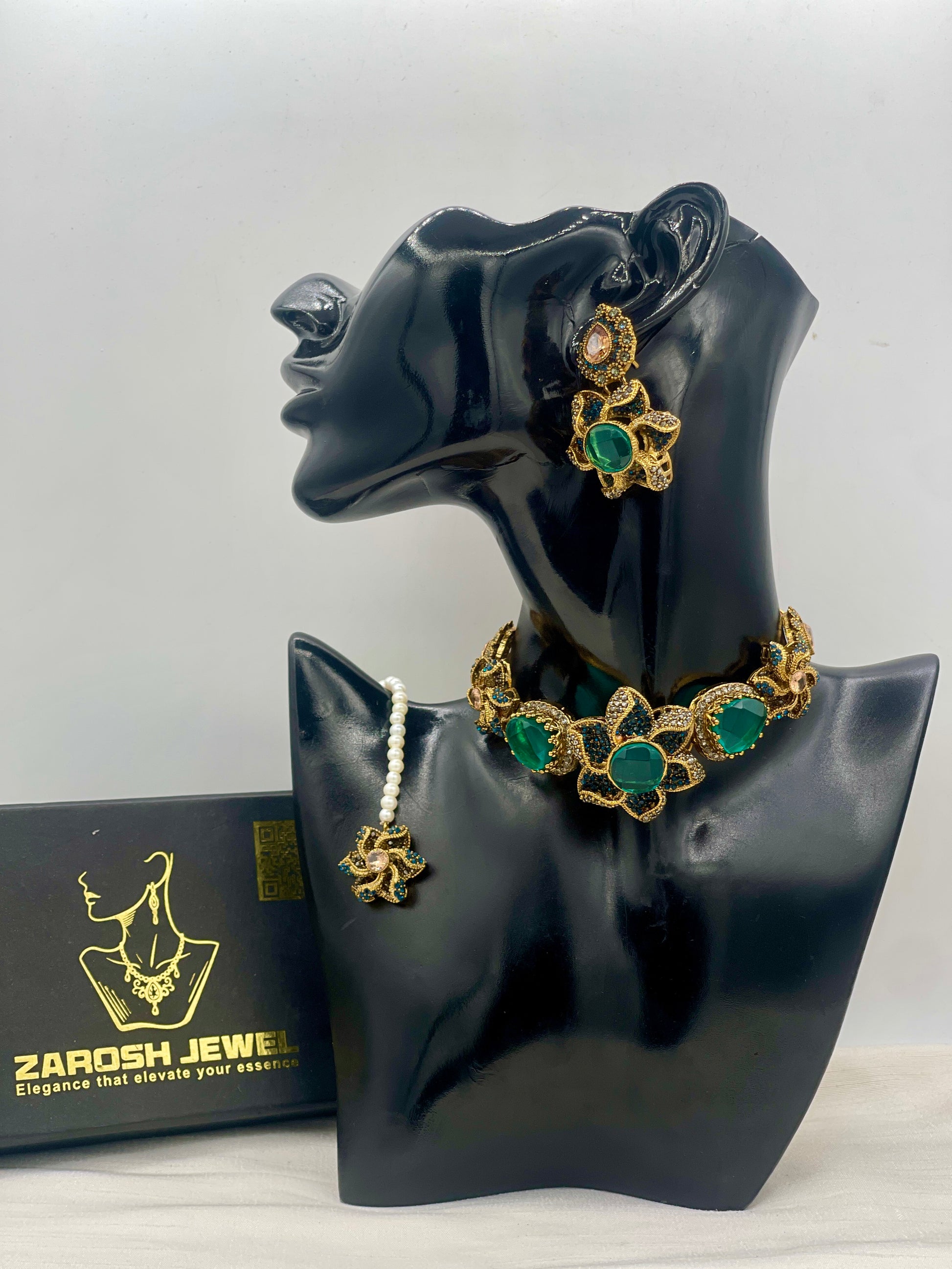 Hameeda Premuim Choker Set
