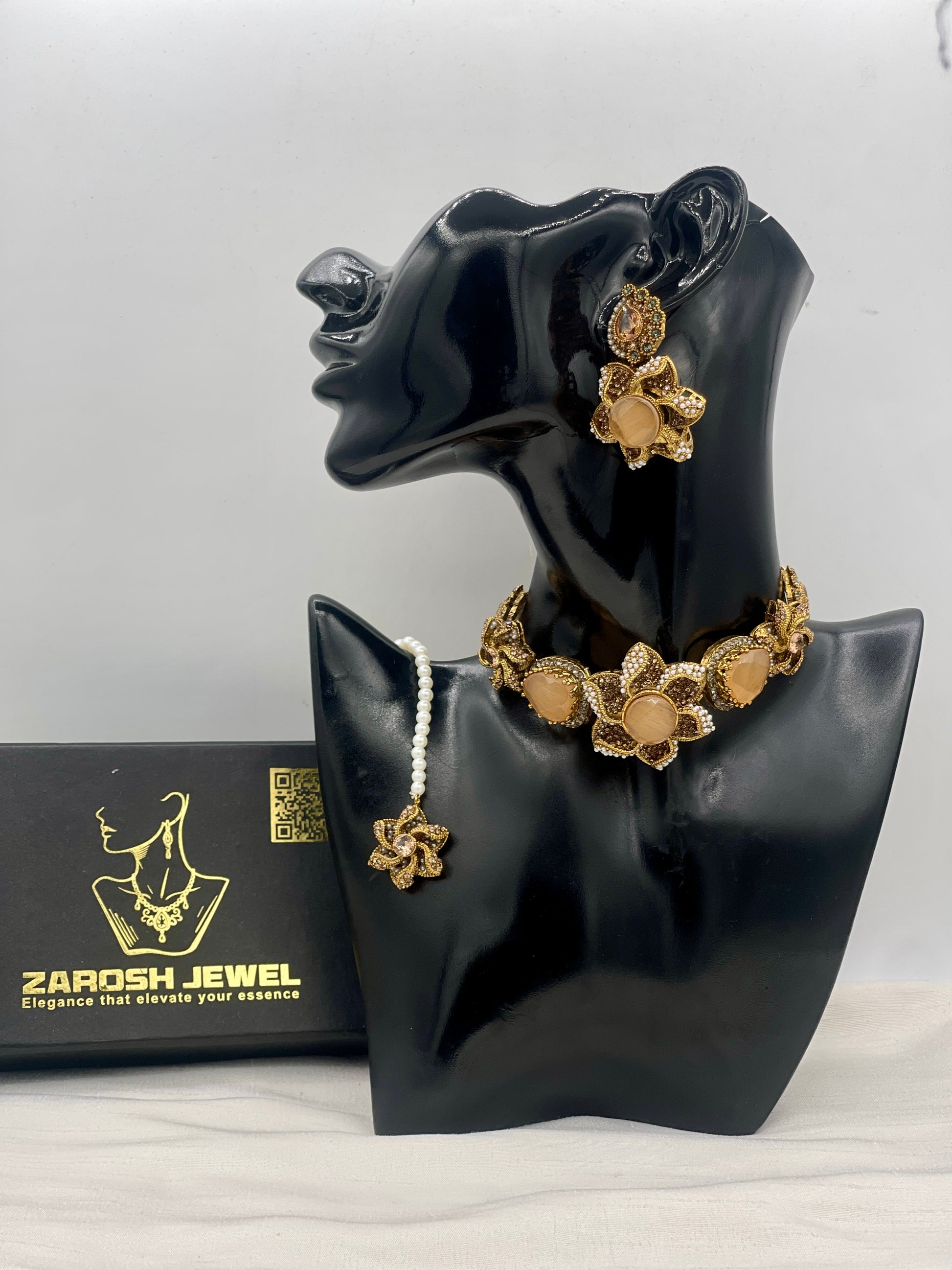 Hameeda Premuim Choker Set