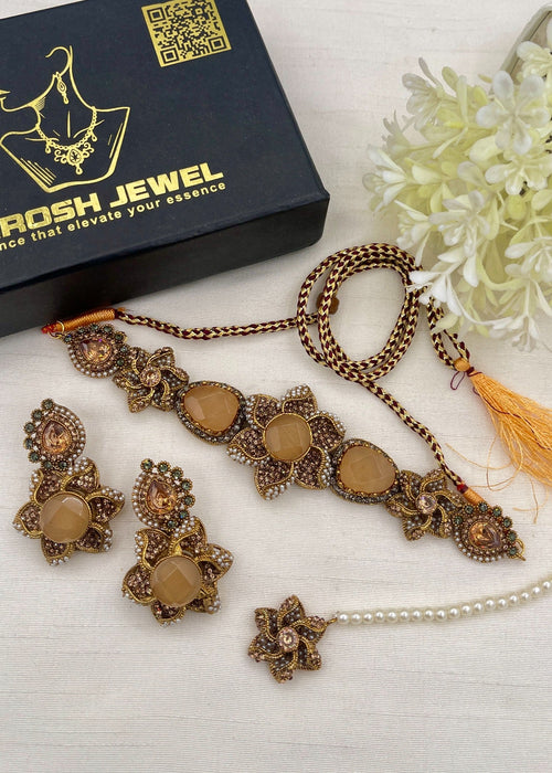 Shop the Hameeda Premuim Choker Set from Zarosh Jewel