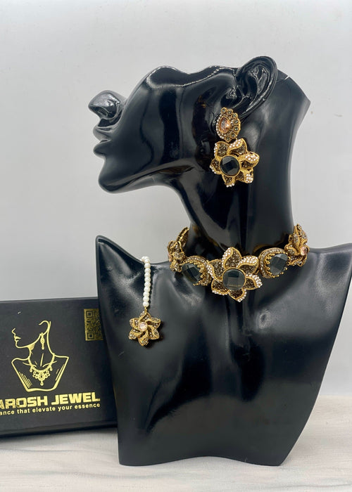 Shop the Hameeda Premuim Choker Set from Zarosh Jewel