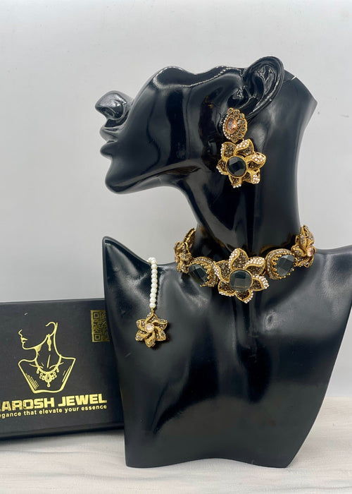 Shop the Hameeda Premuim Choker Set from Zarosh Jewel