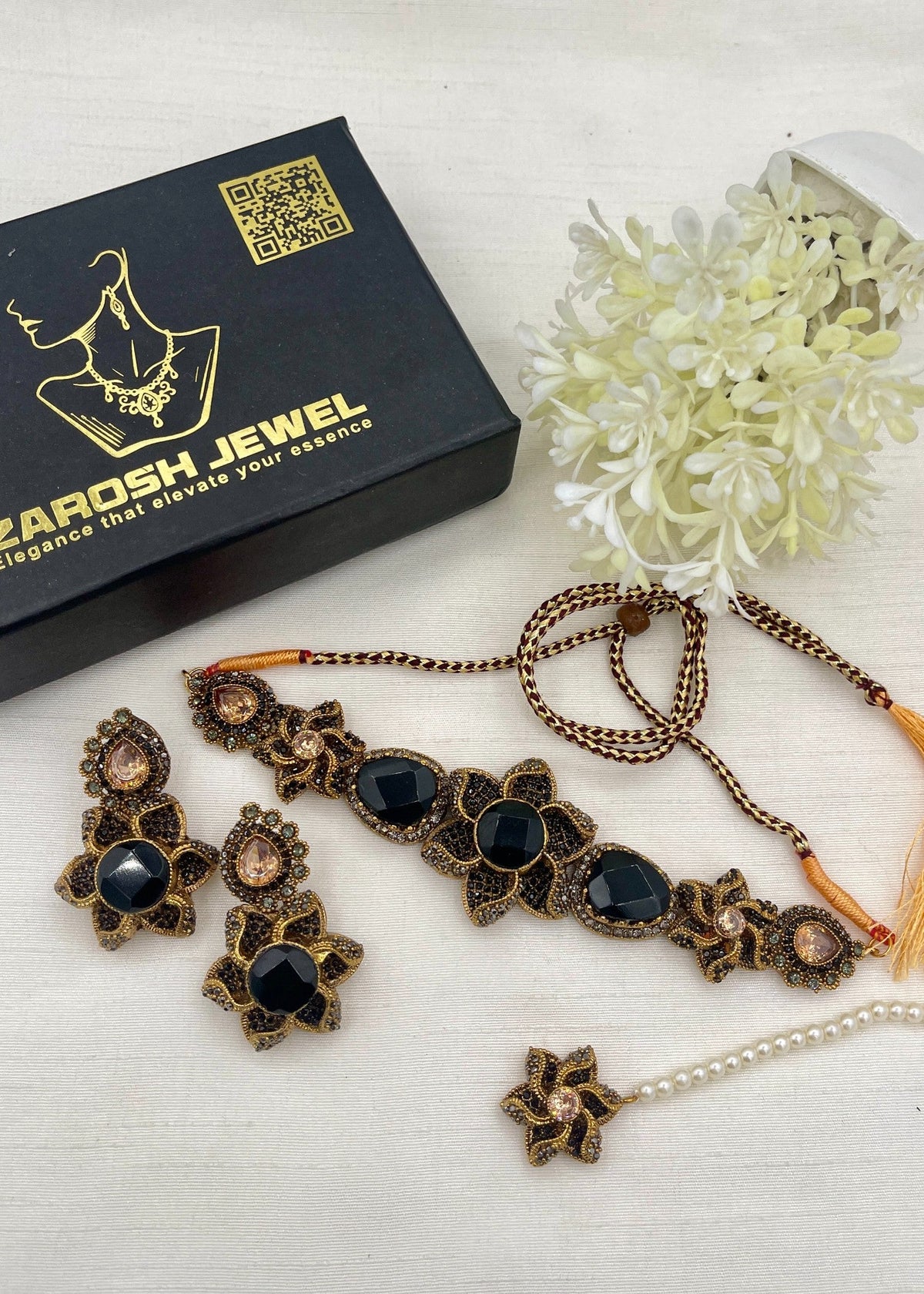 Shop the Hameeda Premuim Choker Set from Zarosh Jewel