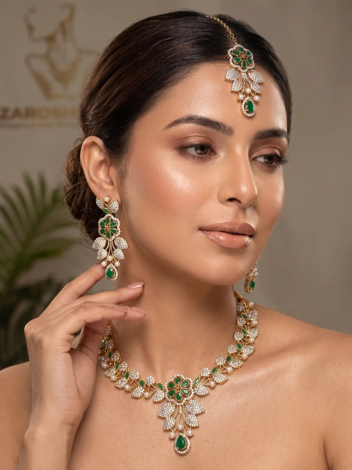 Hazel Necklace Set