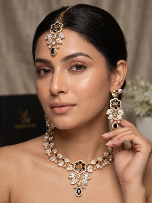Hazel Necklace Set