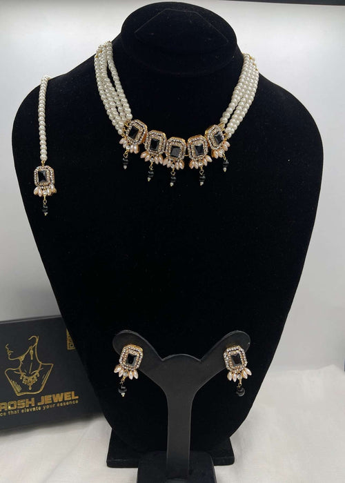 Shop the Heritage Pearl Choker Set from Zarosh Jewel