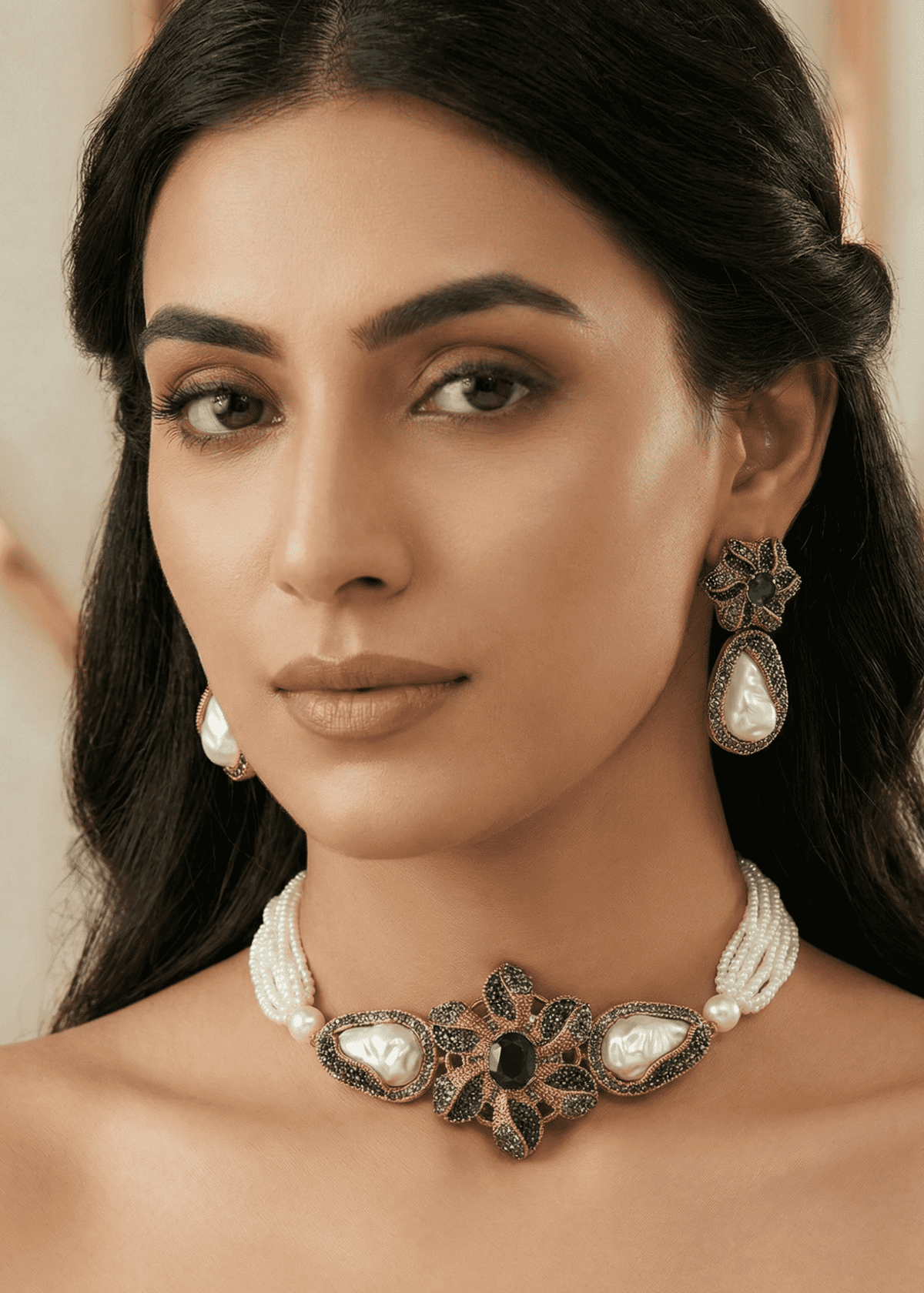 Shop the Hira Elegance Choker Set from Zarosh Jewel