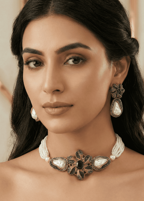 Shop the Hira Elegance Choker Set from Zarosh Jewel