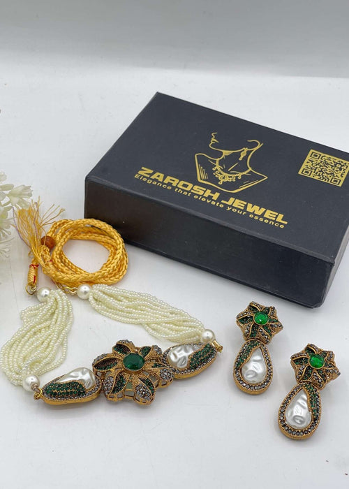 Shop the Hira Elegance Choker Set from Zarosh Jewel
