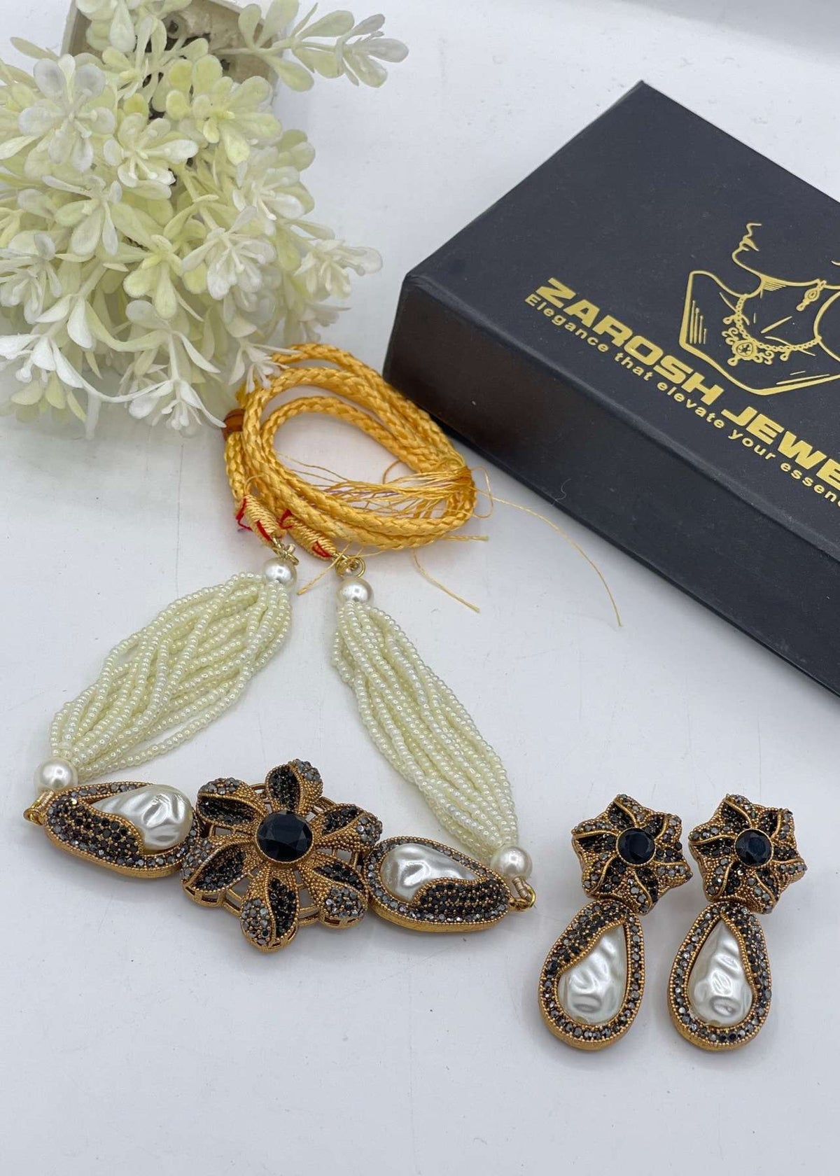 Shop the Hira Elegance Choker Set from Zarosh Jewel