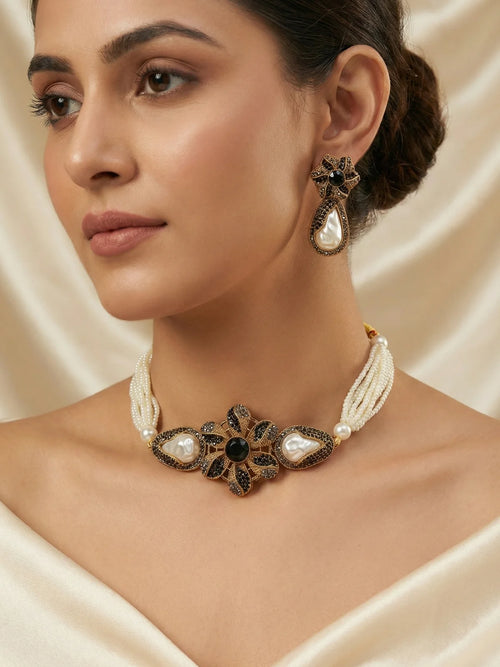 Hira Elegance Choker Set