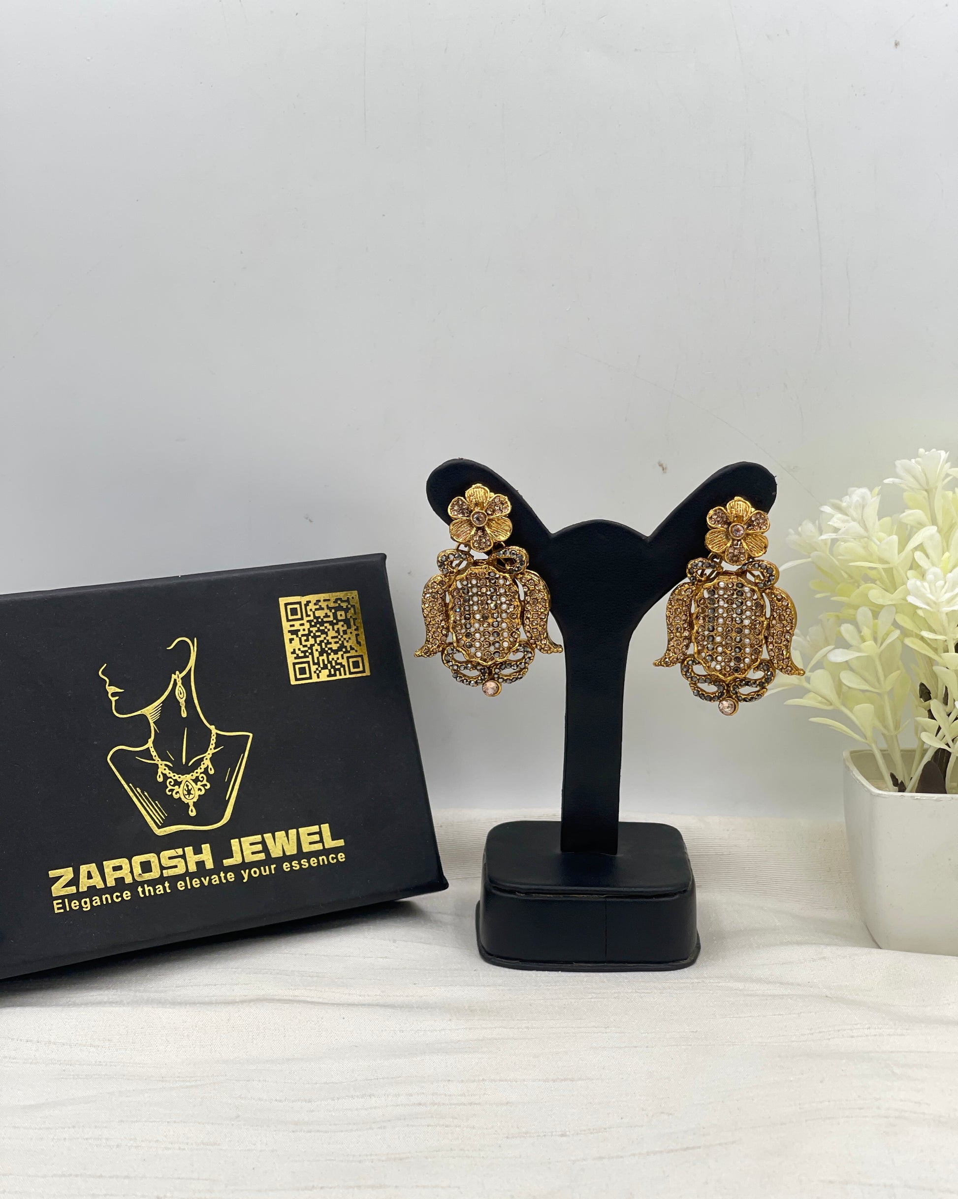 Huda Earring