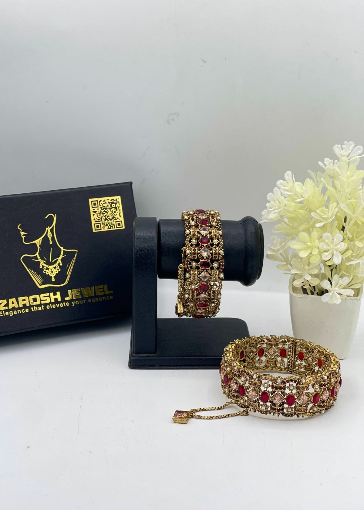 Shop the Humaira Openable Bangle Set from Zarosh Jewel