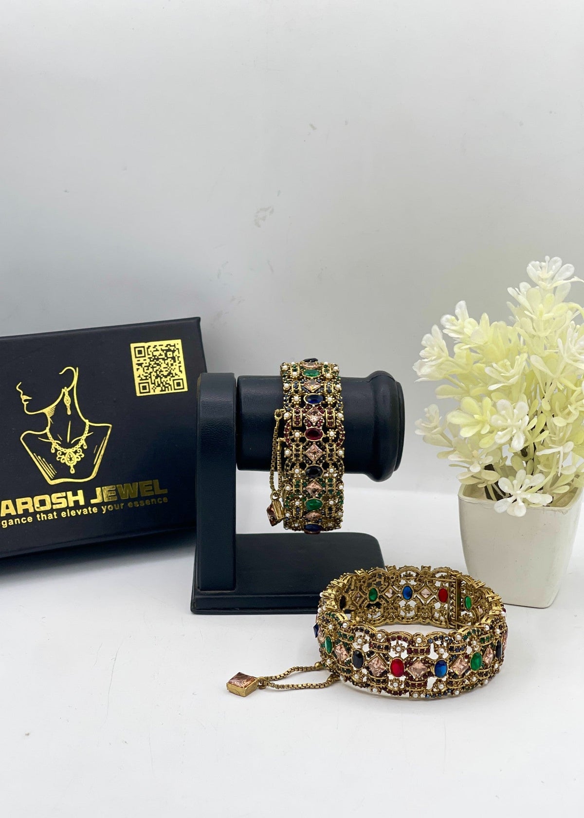 Shop the Humaira Openable Bangle Set from Zarosh Jewel