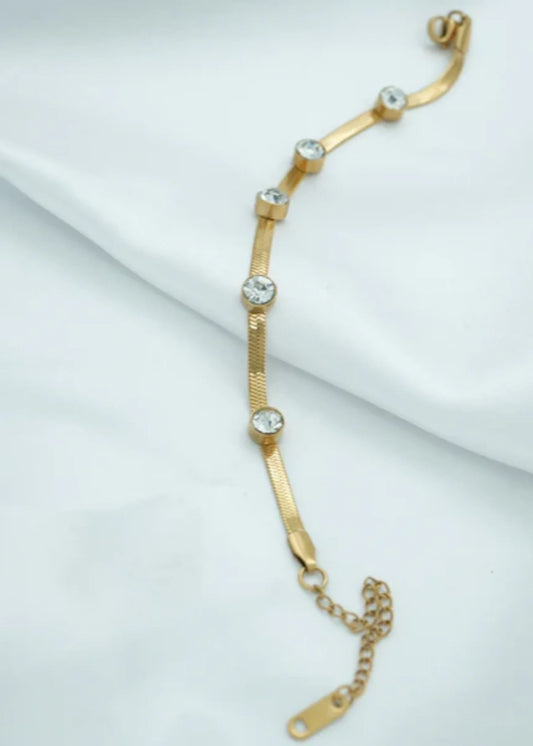Shop the Insha Gold Bracelet from Zarosh Jewel