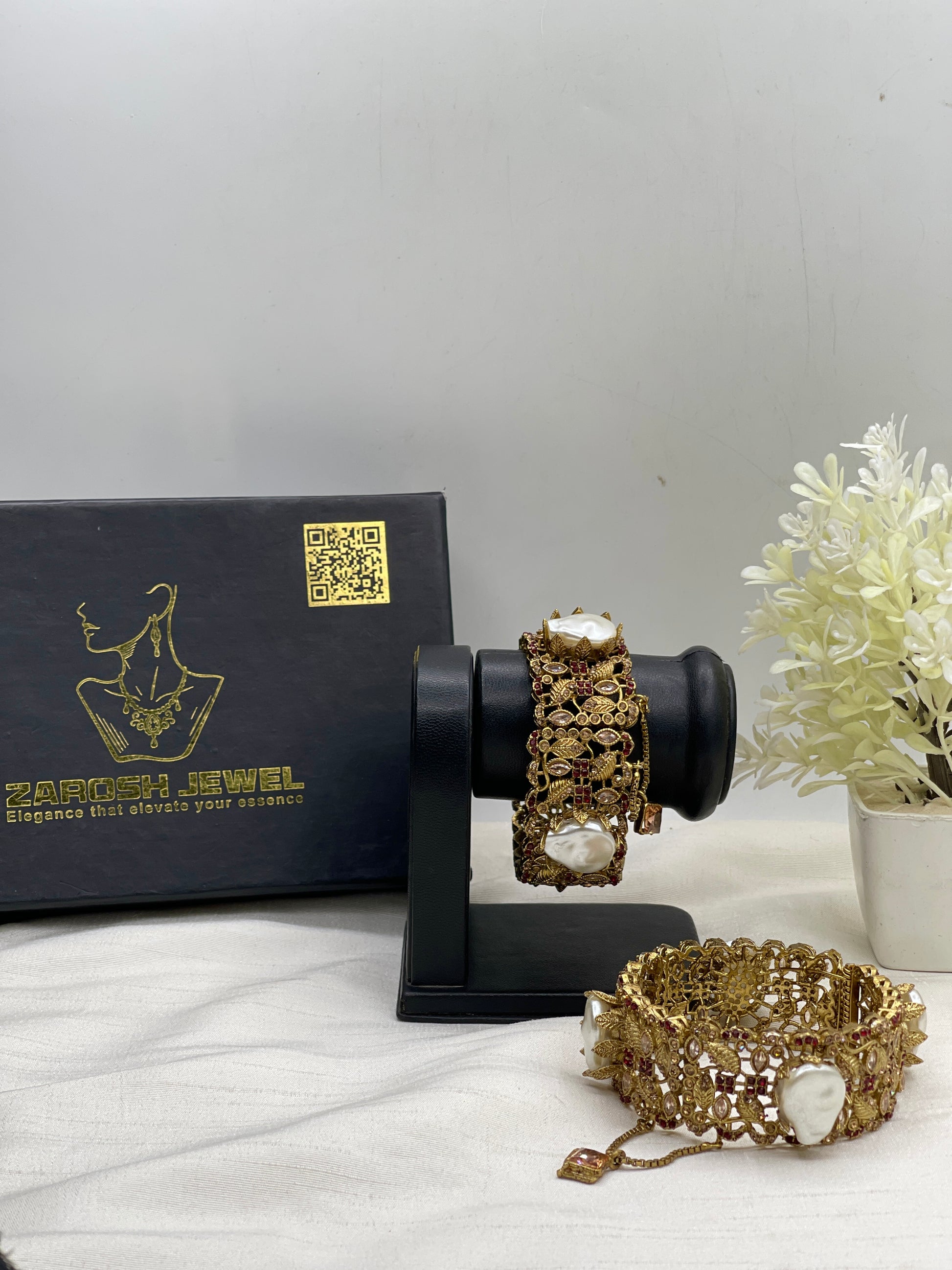 Jannah Openable Bangle