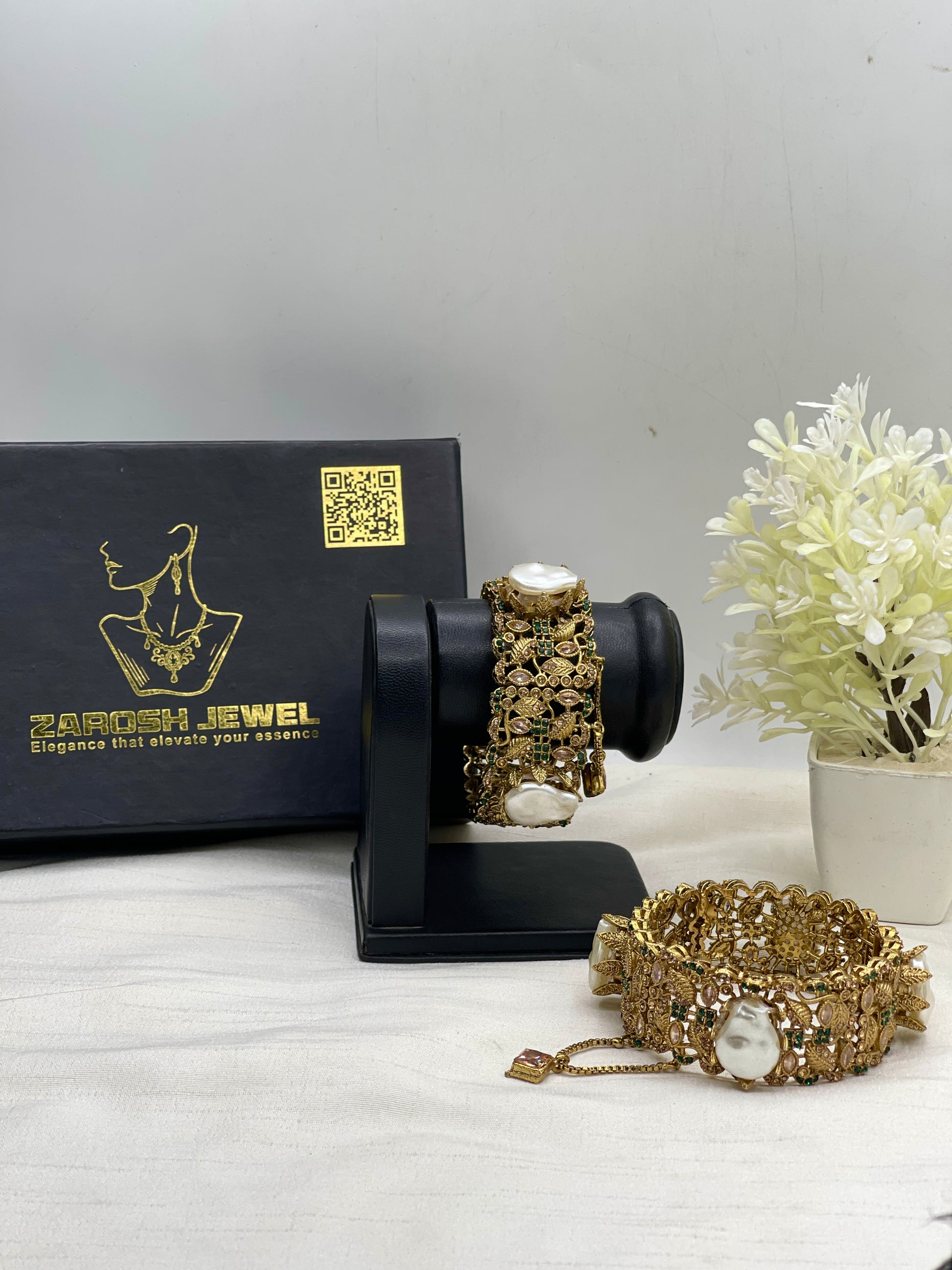 Jannah Openable Bangle