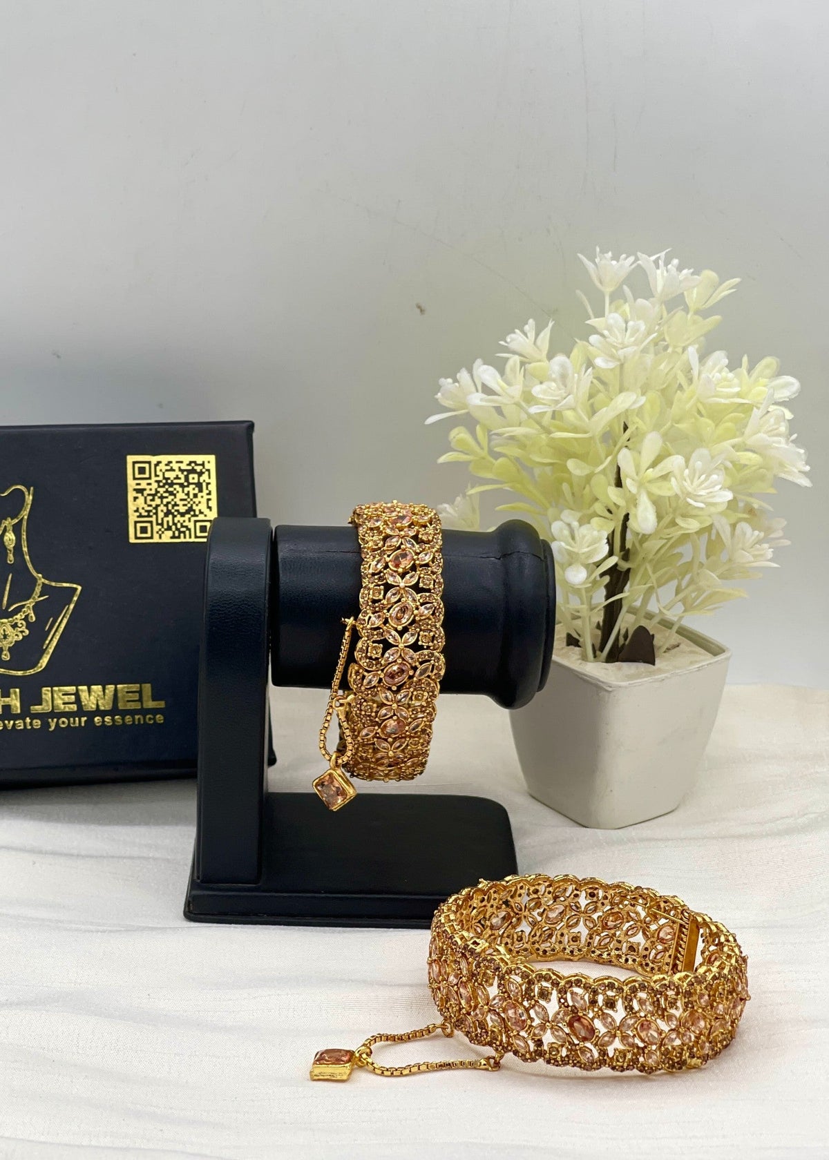 Shop the Jasmin Antique Kara Set from Zarosh Jewel