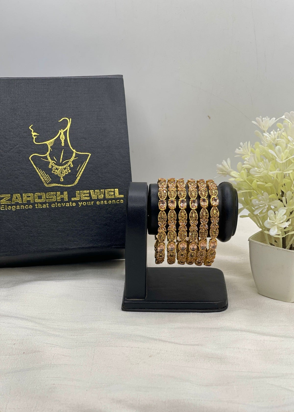 Javeria Bangle by Zarosh Jewel