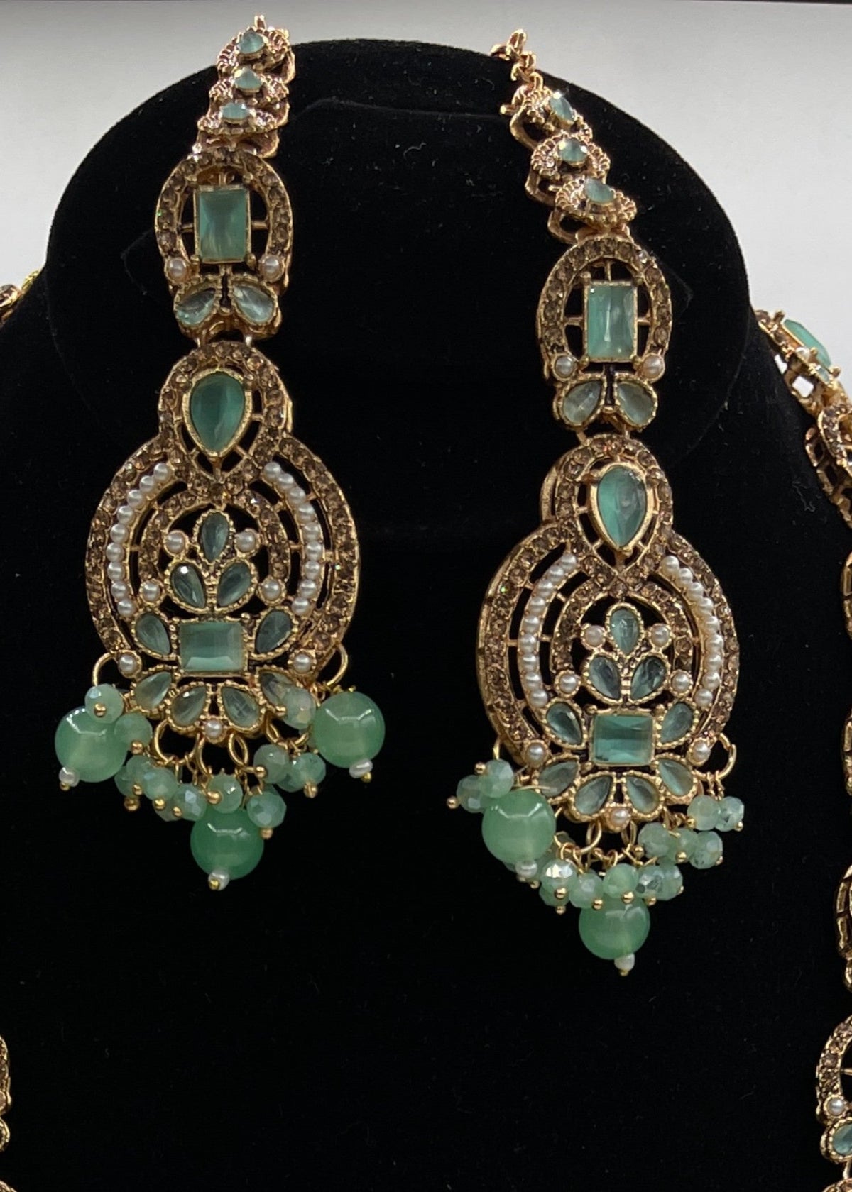 Shop the Jawaria Long Mala Set from Zarosh Jewel