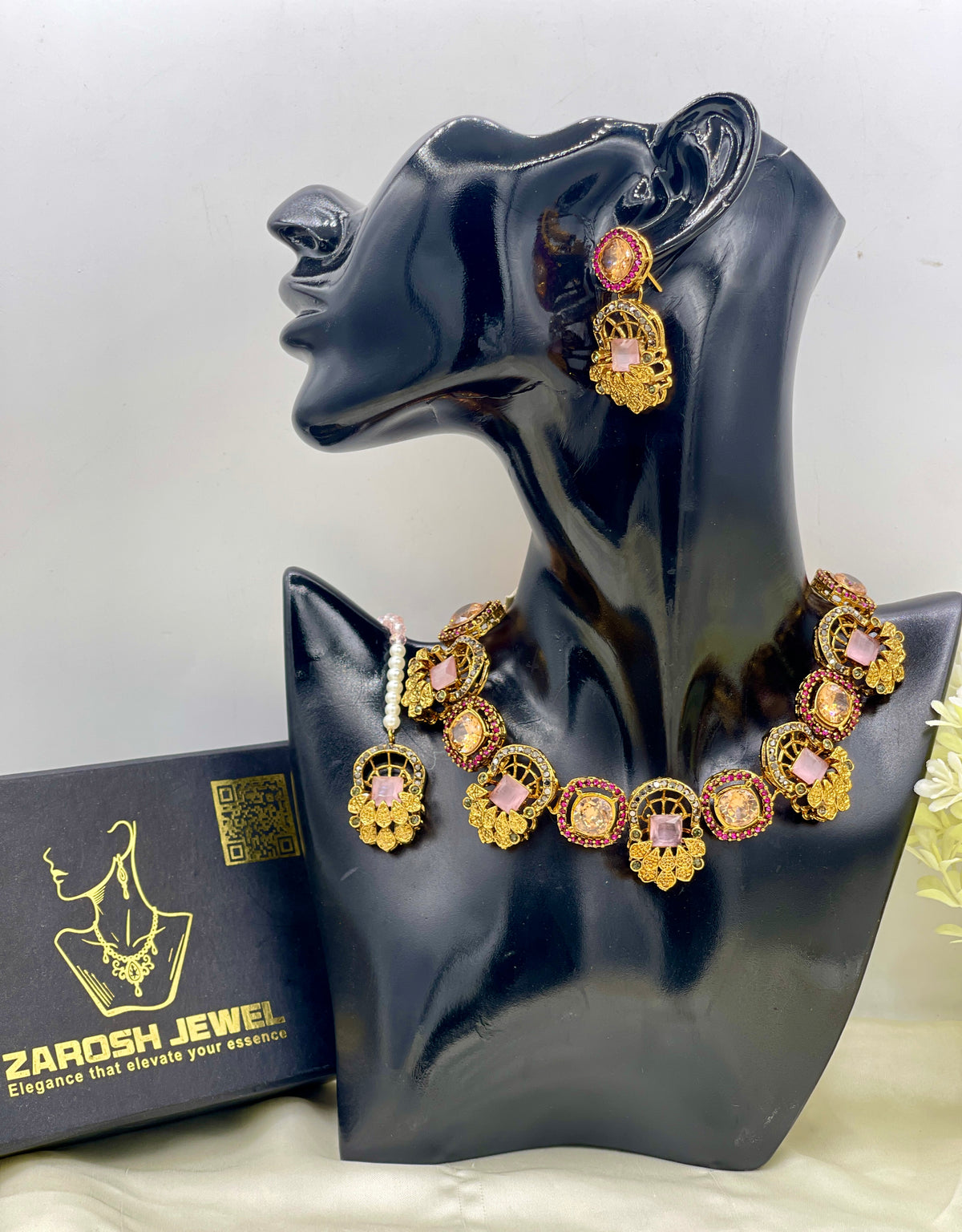 Shop the Jawayriya Heritage Necklace from Zarosh Jewel