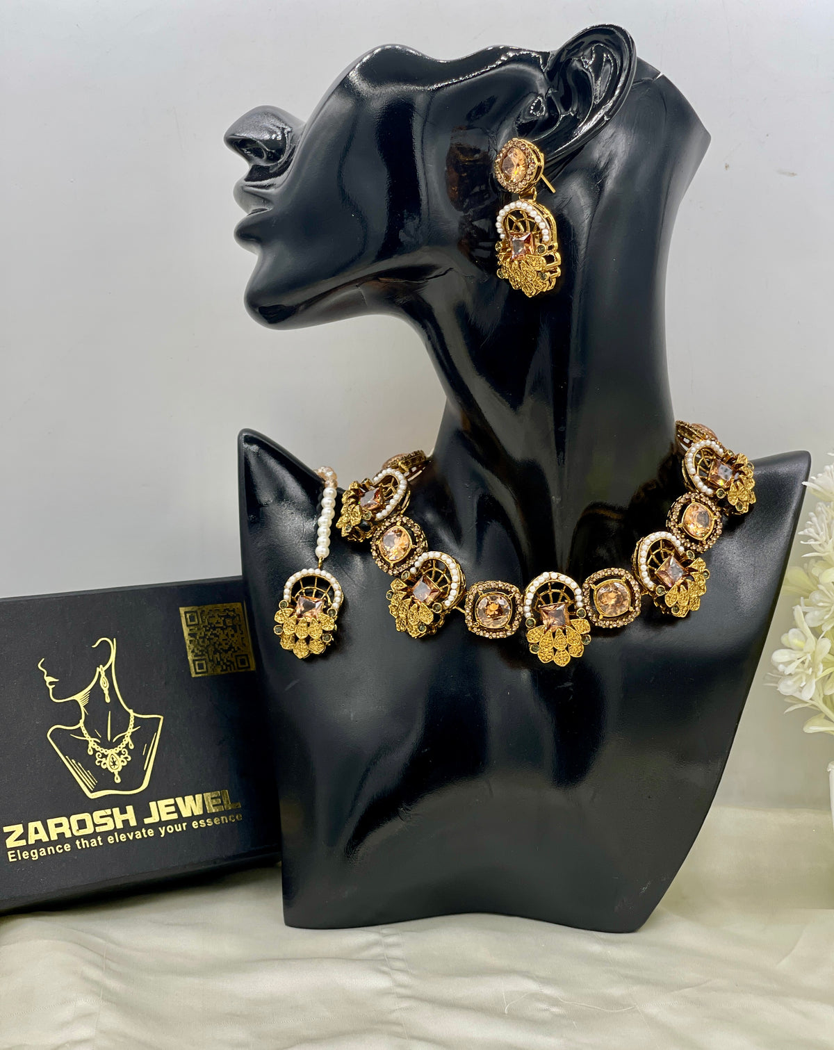 Shop the Jawayriya Heritage Necklace from Zarosh Jewel