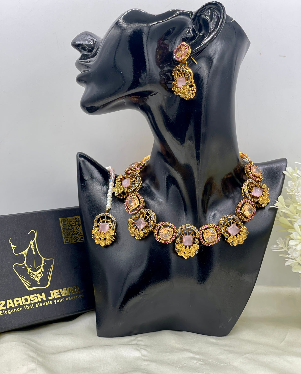 Shop the Jawayriya Heritage Necklace from Zarosh Jewel