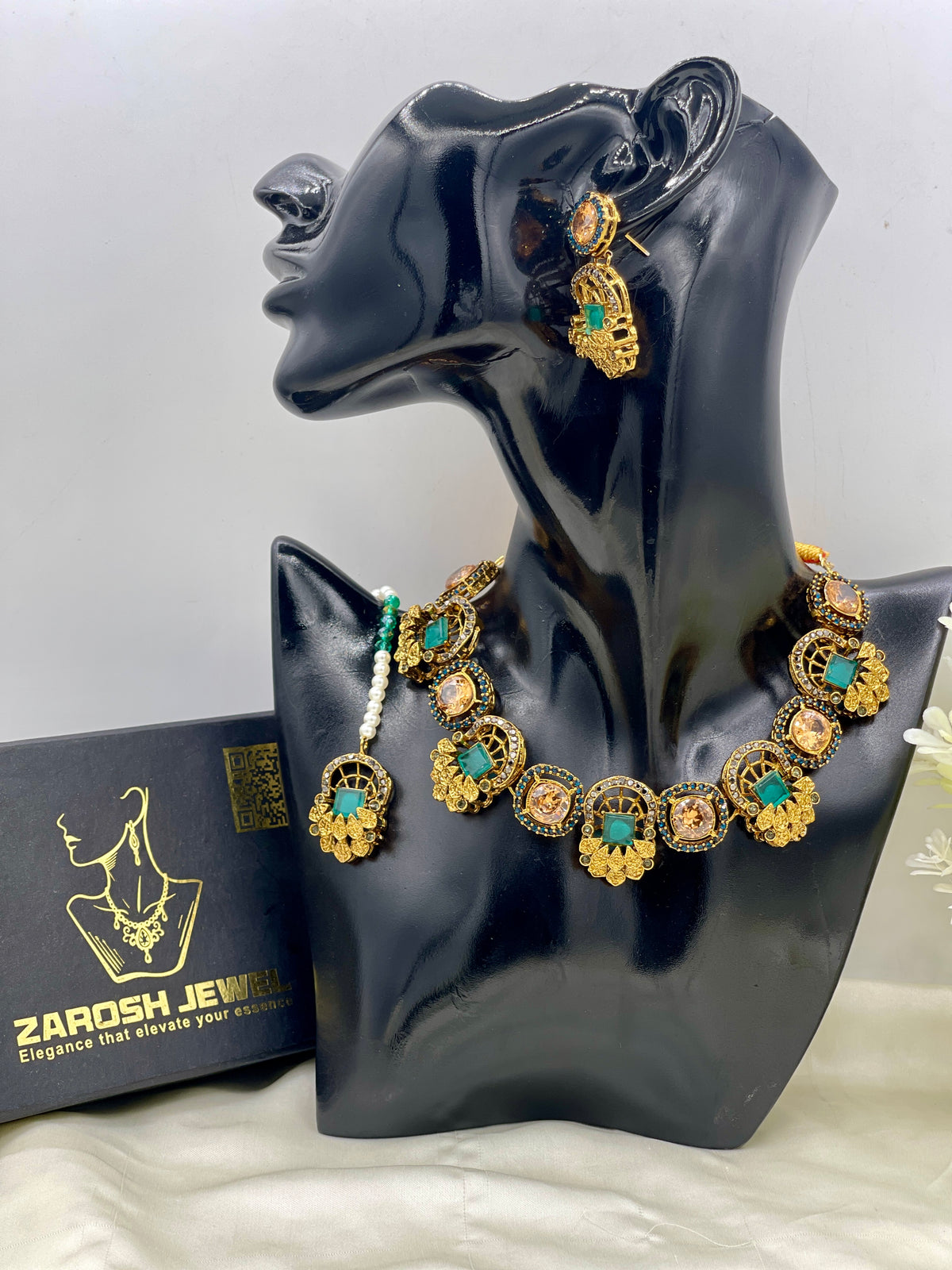Shop the Jawayriya Heritage Necklace from Zarosh Jewel