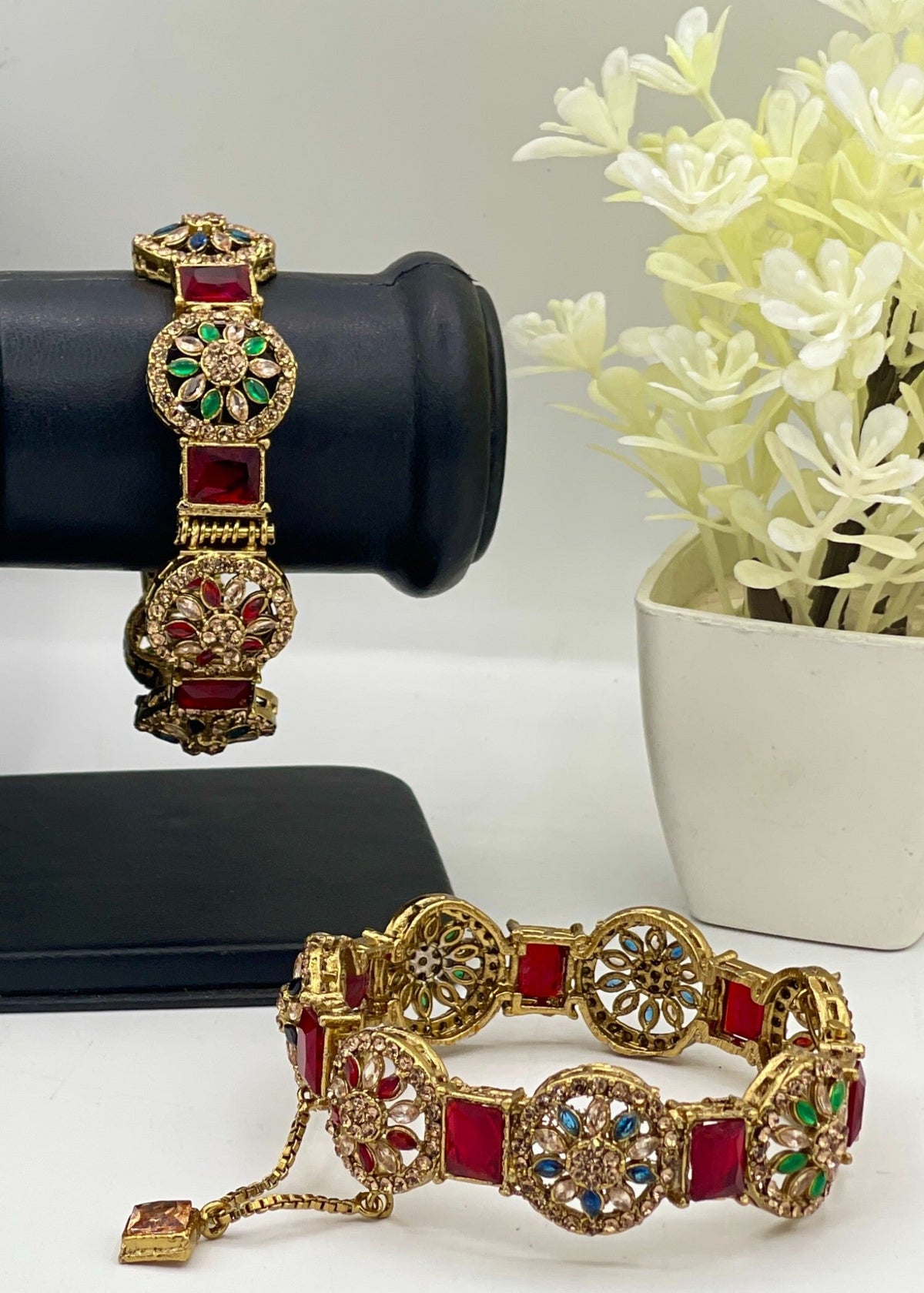Shop the Jiya Openable Bangle Set from Zarosh Jewel