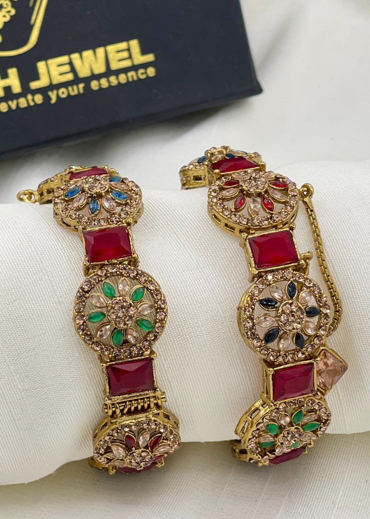 Shop the Jiya Openable Bangle Set from Zarosh Jewel